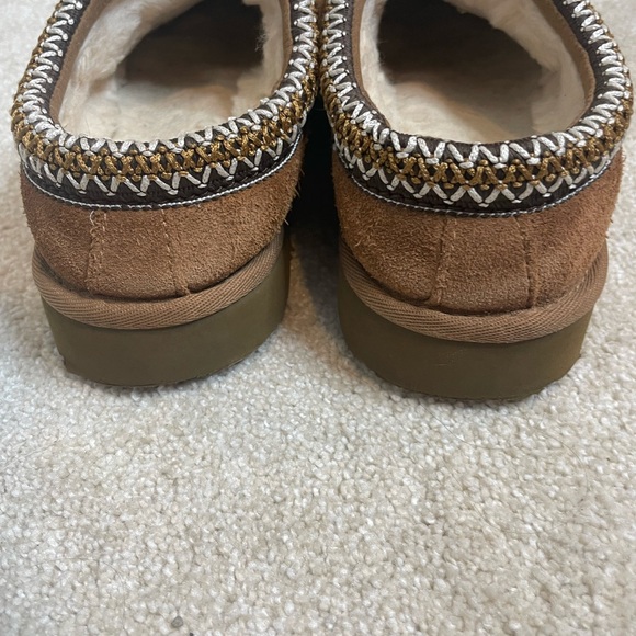 UGG Tasmans - Picture 4 of 4